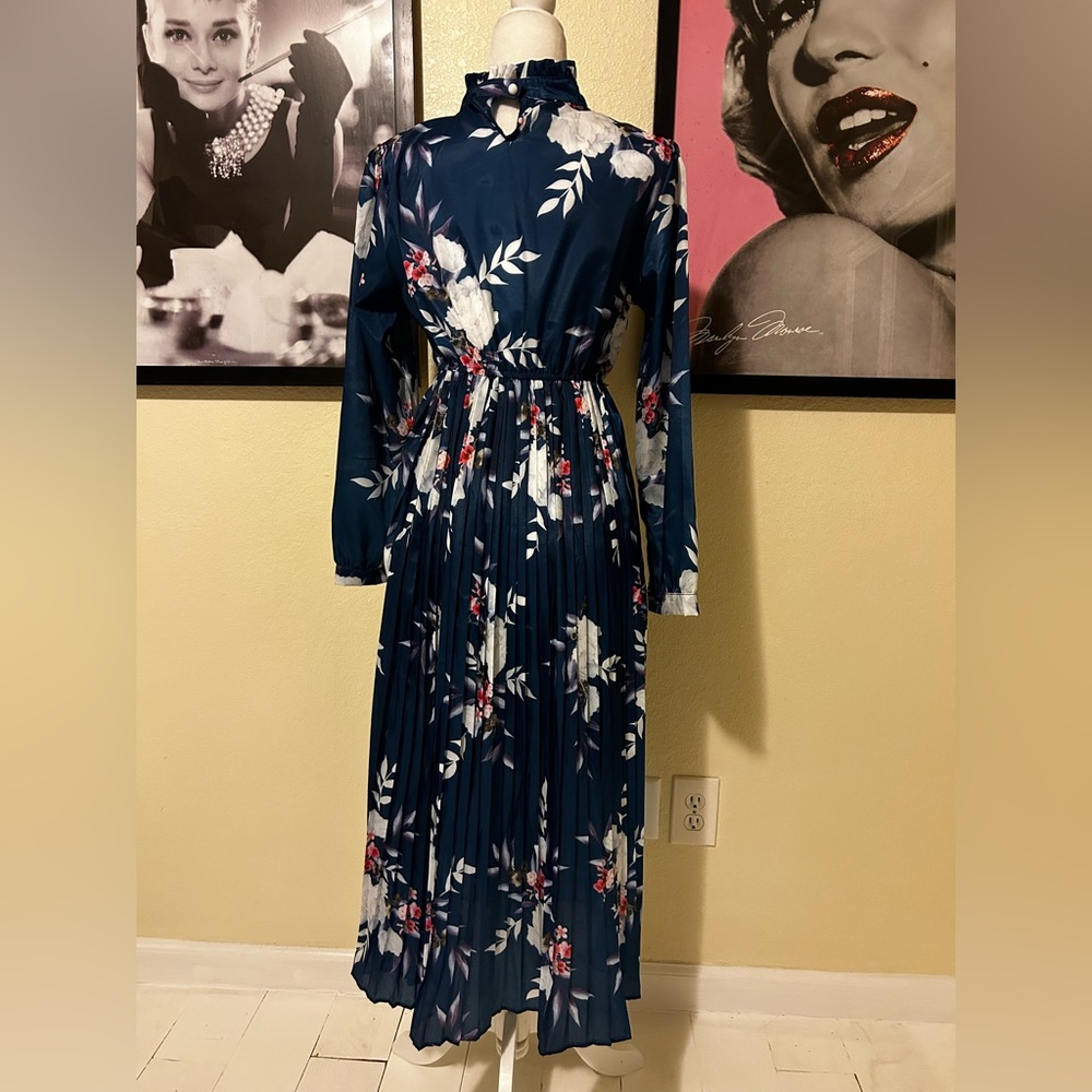 Flower Dress - image 4